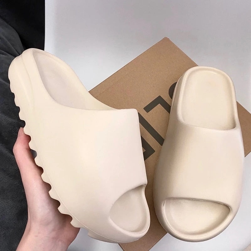 YEEZY SLIDES